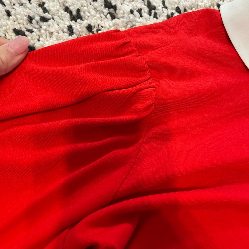 Red collared blouse - Picture 3 of 7